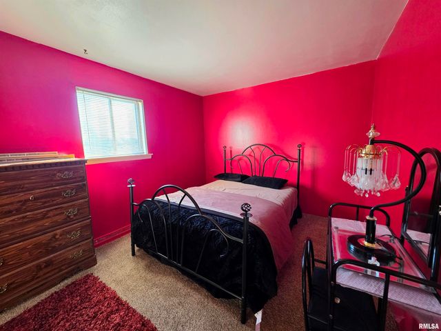 4118 N Westport Ct, Peoria, IL 61615