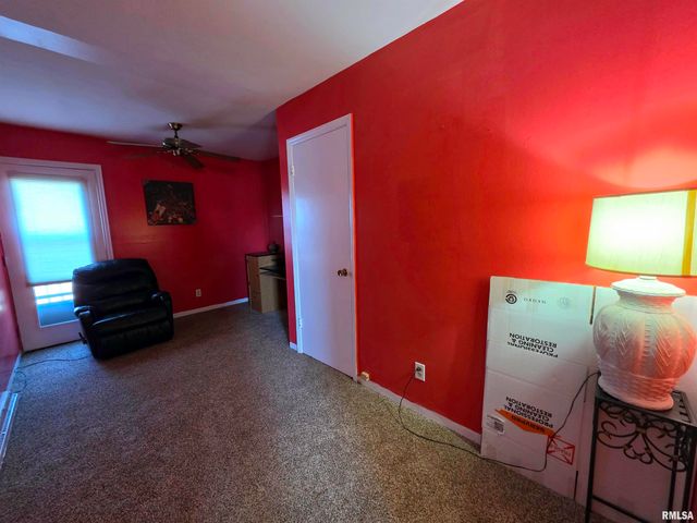 4118 N Westport Ct, Peoria, IL 61615