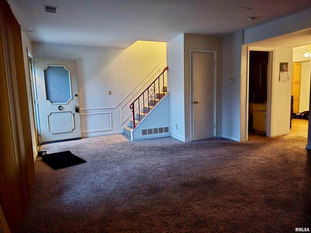 4118 N Westport Ct, Peoria, IL 61615