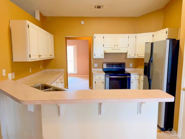 1354 Mazurek Blvd, Pensacola, FL 32514