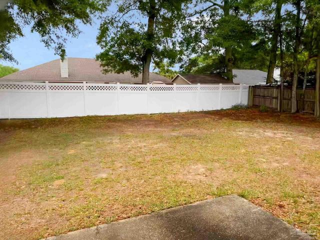 1354 Mazurek Blvd, Pensacola, FL 32514