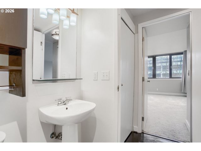 111 Sw HARRISON St 4G, Portland, OR 97201