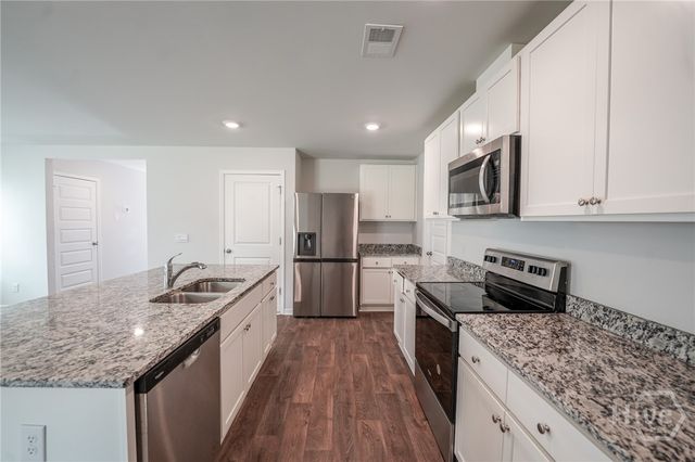 412 Coconut Drive, Bloomingdale, GA 31302