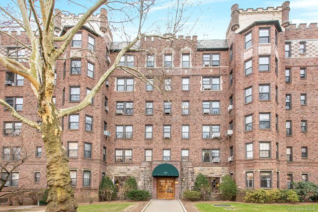 253 Garth Road 2J, Scarsdale, NY 10583