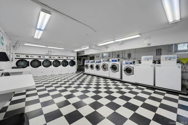 253 Garth Road 2J, Scarsdale, NY 10583