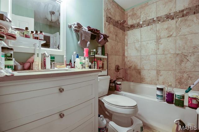 2741 Chippewa Street, St Louis, MO 63118