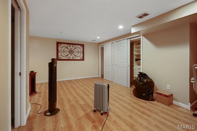 2741 Chippewa Street, St Louis, MO 63118