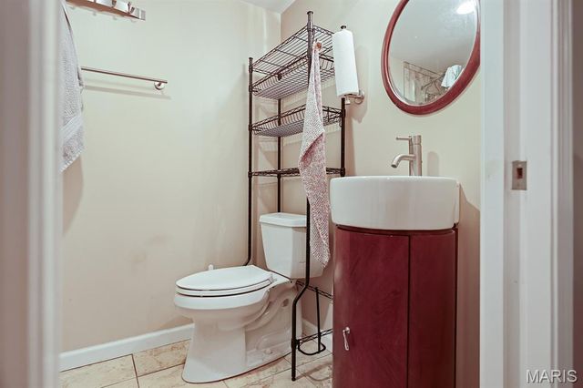 2741 Chippewa Street, St Louis, MO 63118