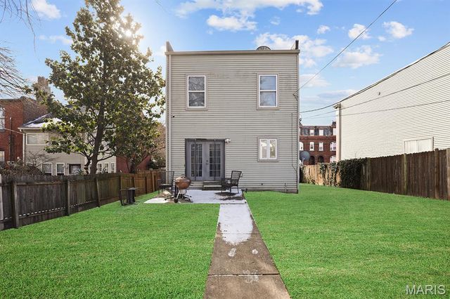 2741 Chippewa Street, St Louis, MO 63118