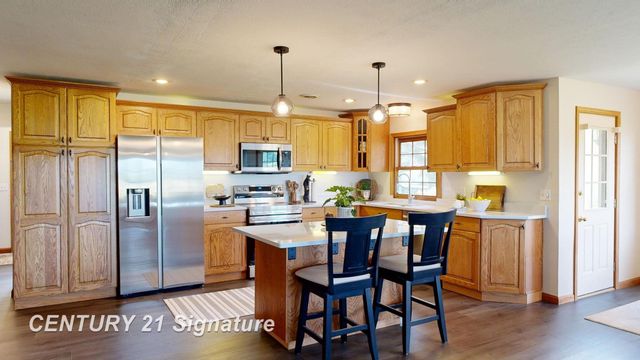 7 E Lakeshore Drive, Tobacco Twp, MI 48628