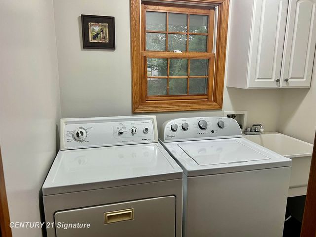 7 E Lakeshore Drive, Tobacco Twp, MI 48628