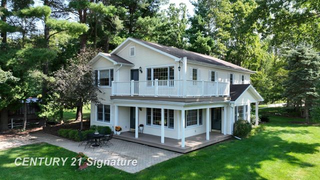 7 E Lakeshore Drive, Tobacco Twp, MI 48628