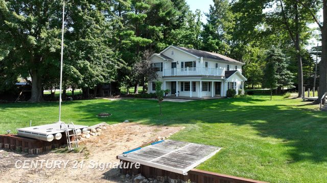 7 E Lakeshore Drive, Tobacco Twp, MI 48628