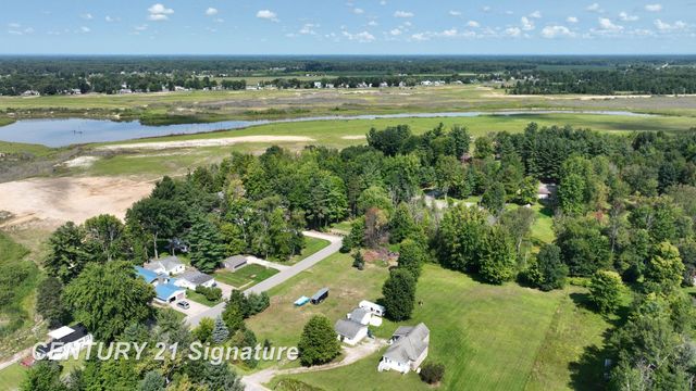 7 E Lakeshore Drive, Tobacco Twp, MI 48628