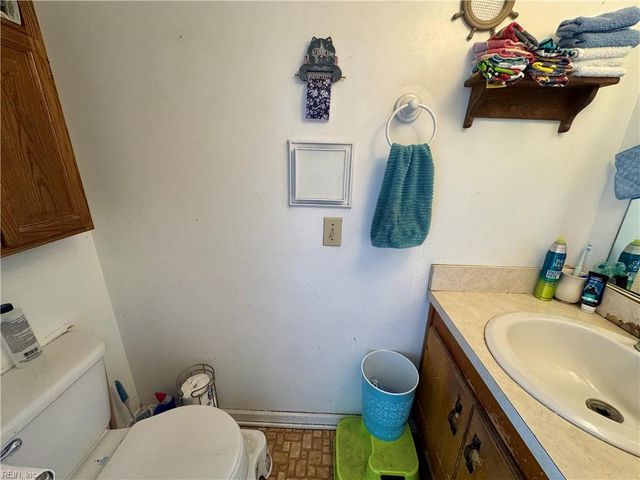 131 Messick RD, Poquoson, VA 23662