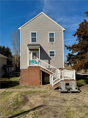 131 Messick RD, Poquoson, VA 23662