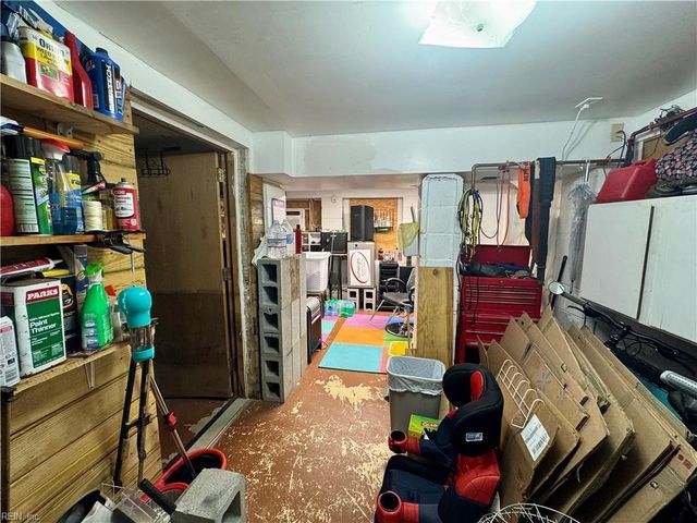 131 Messick RD, Poquoson, VA 23662