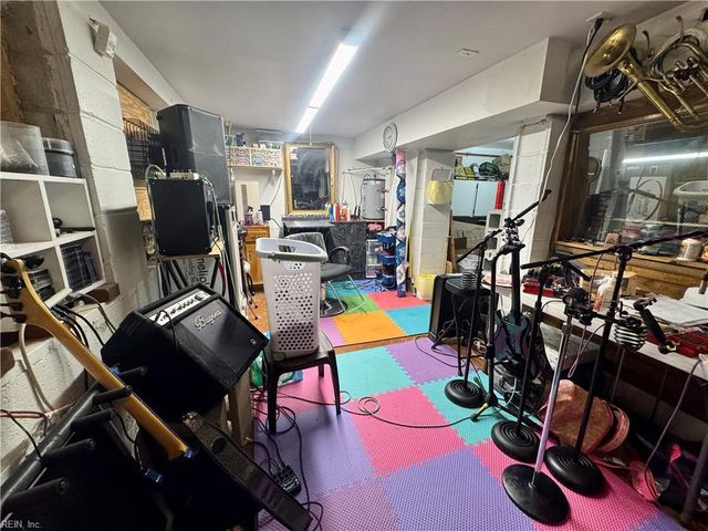 131 Messick RD, Poquoson, VA 23662