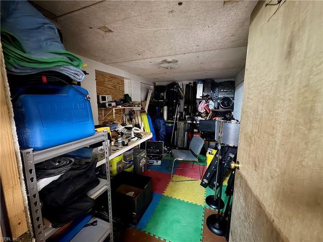 131 Messick RD, Poquoson, VA 23662