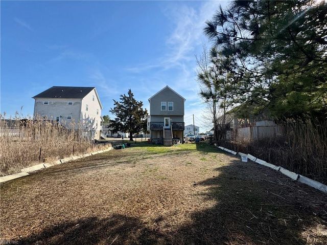 131 Messick RD, Poquoson, VA 23662