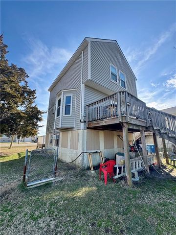 131 Messick RD, Poquoson, VA 23662