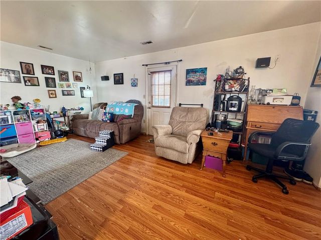 131 Messick RD, Poquoson, VA 23662