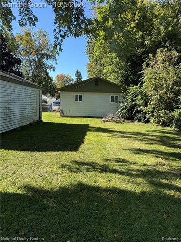 6578 Cloverton Drive, Waterford, MI 48329