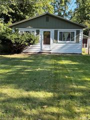 6578 Cloverton Drive, Waterford, MI 48329