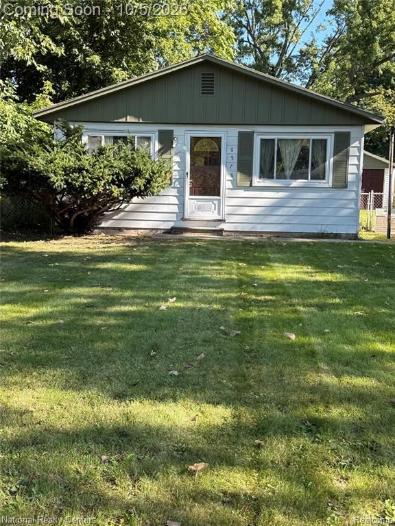 6578 Cloverton Drive, Waterford, MI 48329