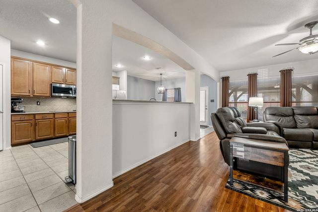 3517 Enchanted Farm, Schertz, TX 78154