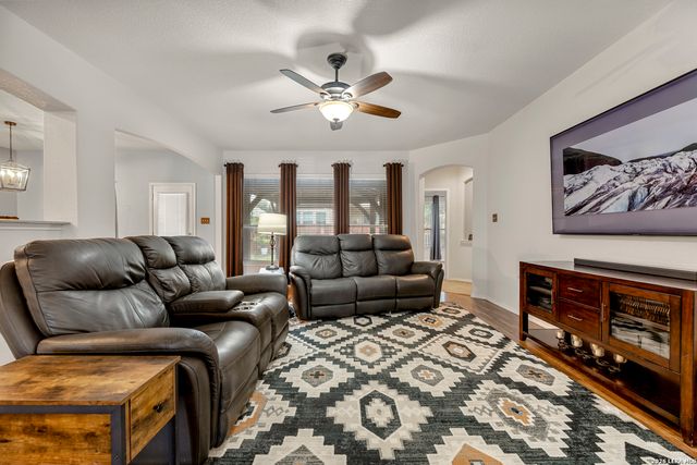3517 Enchanted Farm, Schertz, TX 78154