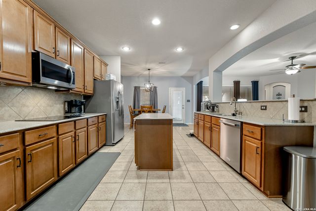 3517 Enchanted Farm, Schertz, TX 78154