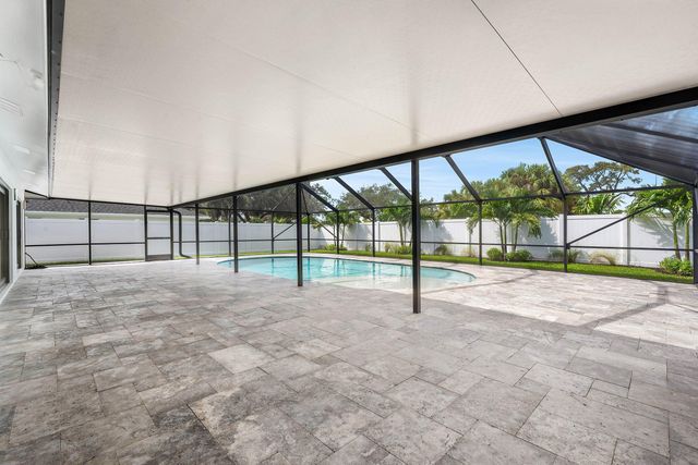 111 FAIRVIEW W, Tequesta, FL 33469