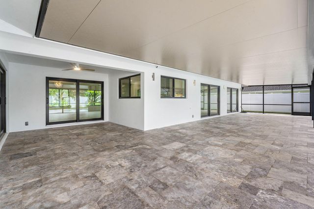 111 FAIRVIEW W, Tequesta, FL 33469