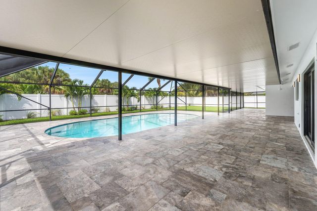 111 FAIRVIEW W, Tequesta, FL 33469