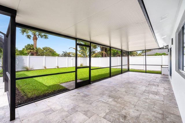 111 FAIRVIEW W, Tequesta, FL 33469