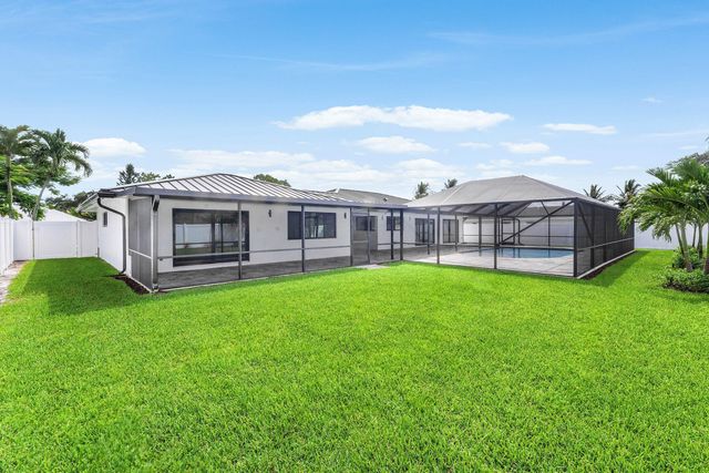 111 FAIRVIEW W, Tequesta, FL 33469