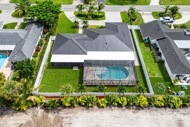 111 FAIRVIEW W, Tequesta, FL 33469