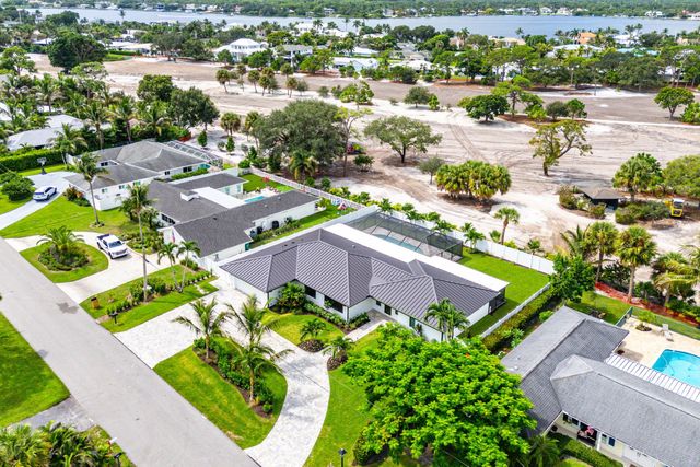 111 FAIRVIEW W, Tequesta, FL 33469
