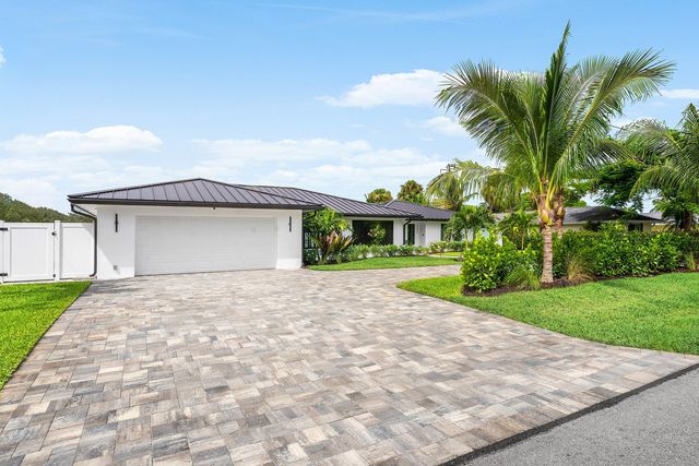 111 FAIRVIEW W, Tequesta, FL 33469