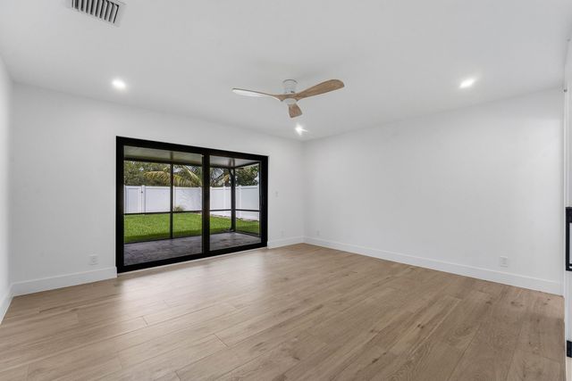 111 FAIRVIEW W, Tequesta, FL 33469