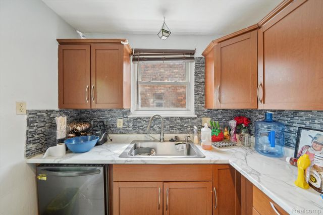 15032 SNOWDEN Street, Detroit, MI 48227