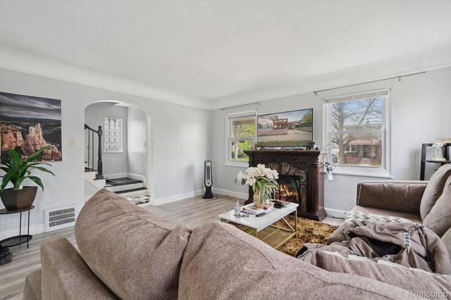 15032 SNOWDEN Street, Detroit, MI 48227