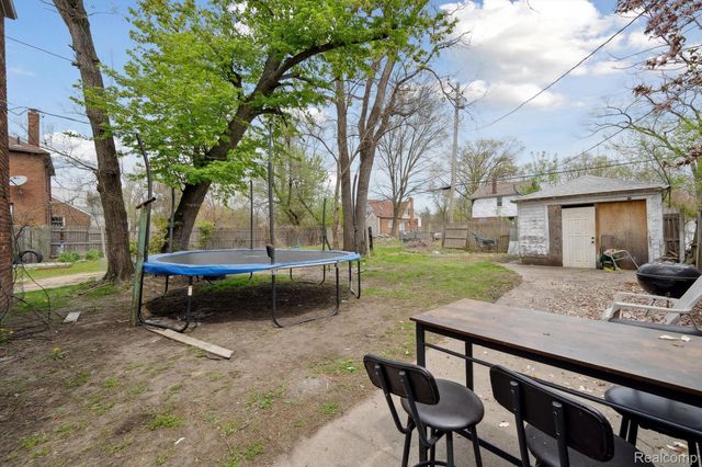 15032 SNOWDEN Street, Detroit, MI 48227