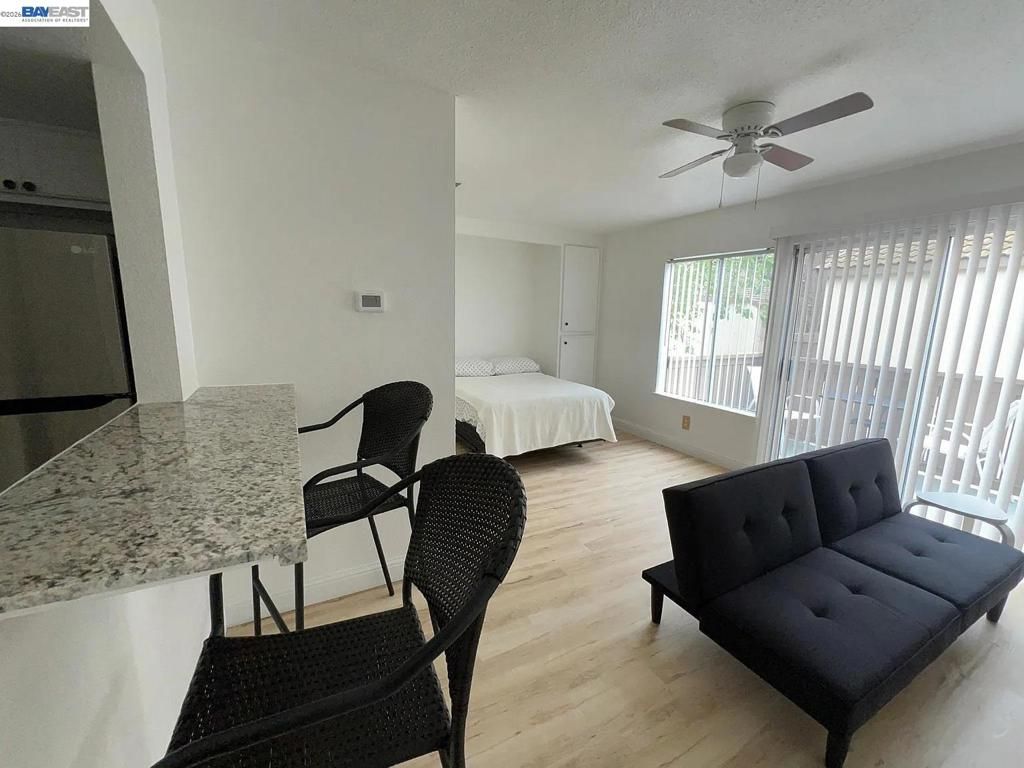 Image 7 of property listing at 3701 Colonial Dr 36, Modesto, CA 95356