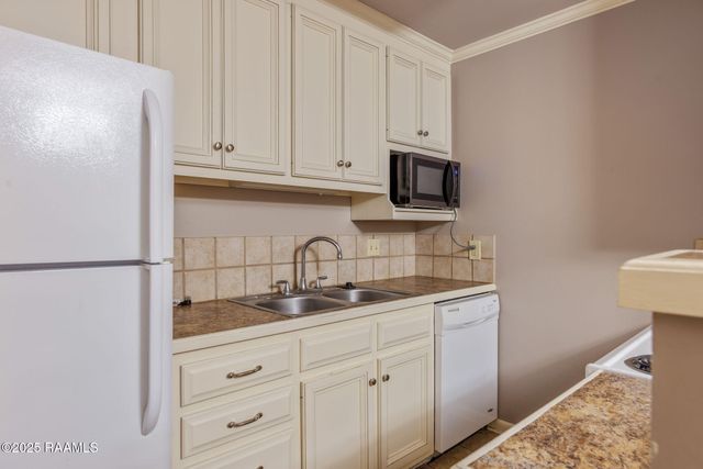 220 Doucet Road 207-A, Lafayette, LA 70503