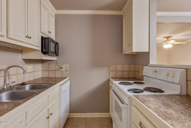 220 Doucet Road 207-A, Lafayette, LA 70503