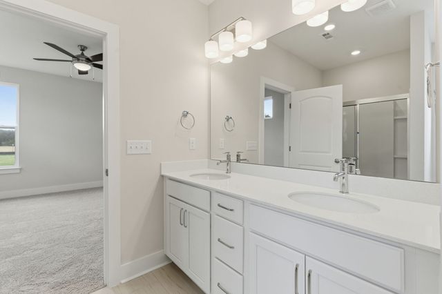 1421 Charles Drive, Chapel Hill, TN 37034