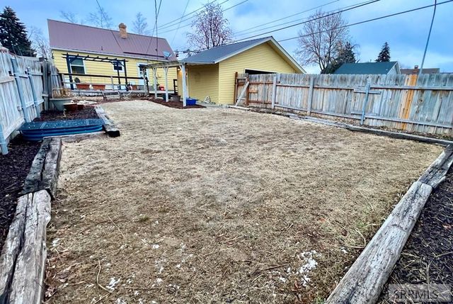 498 9th Street, Idaho Falls, ID 83404