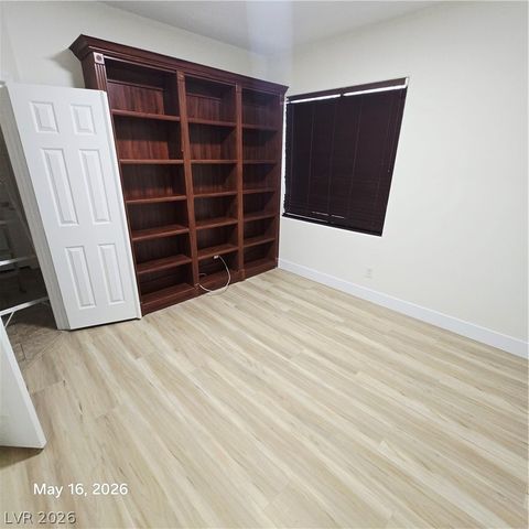 8229 BRIGGS GULLY Street, Las Vegas, NV 89085